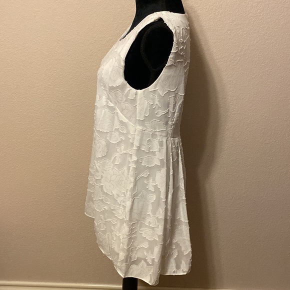 White Lace Top - Picture 3 of 9